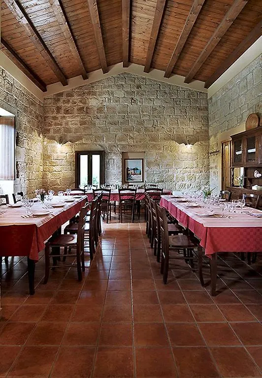 Farm stay Agriturismo Il Melograno Cannizzara Italy